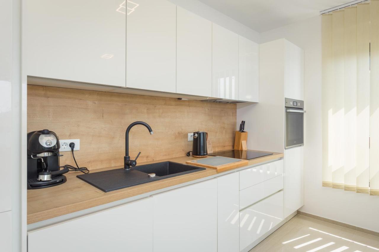 Luton Apartment Banjole Exterior photo